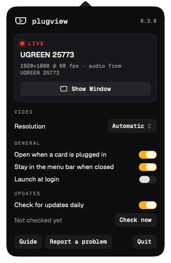 El panel de plugview en la barra de menús: estado en vivo de la UGREEN 25773, resolución, abrir al conectar, abrir al iniciar sesión y actualizaciones